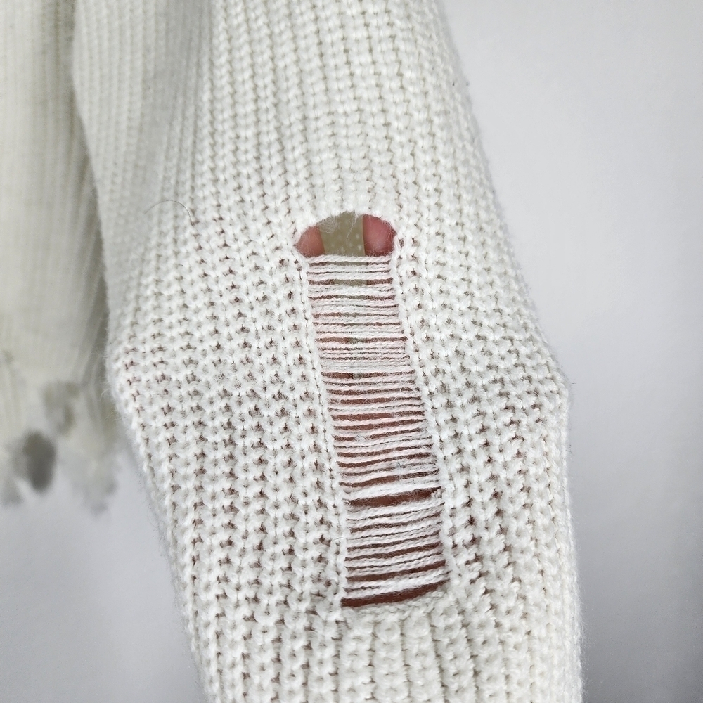Full Circle Trends Cable Knit Shreaded Sweater - image 7